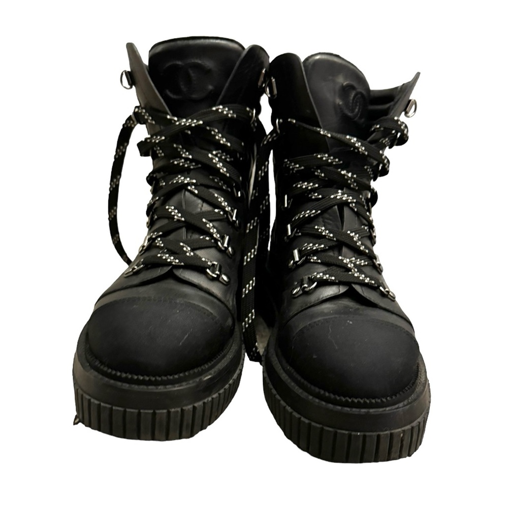 Women’s 2021 CHANEL Lace Up Combat Boots 2021 37 7 - Picture 3 of 12
